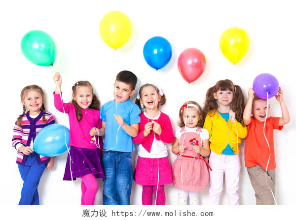 快乐儿童与气球在白墙上的大集团幸福幸福的人美好童年六一儿童节61儿童节